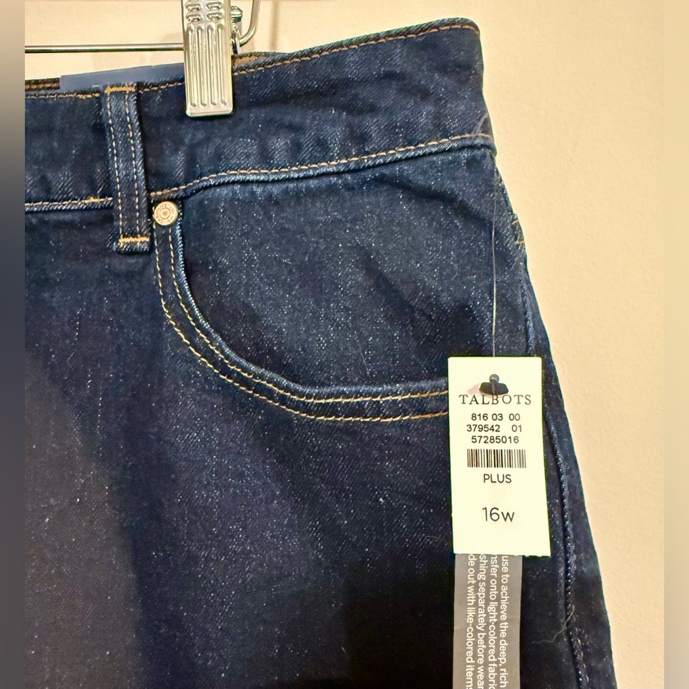 Talbots Dark Wash High Waisted Relaxed Straight Leg Jeans Size 16W - Picture 3 of 8